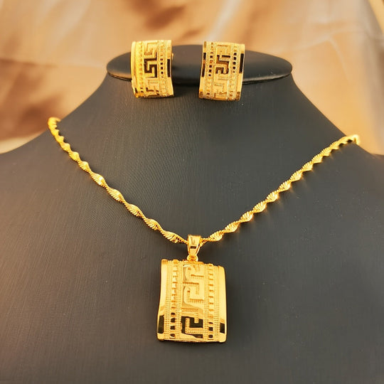 Fashionable Necklace & Earrings Set