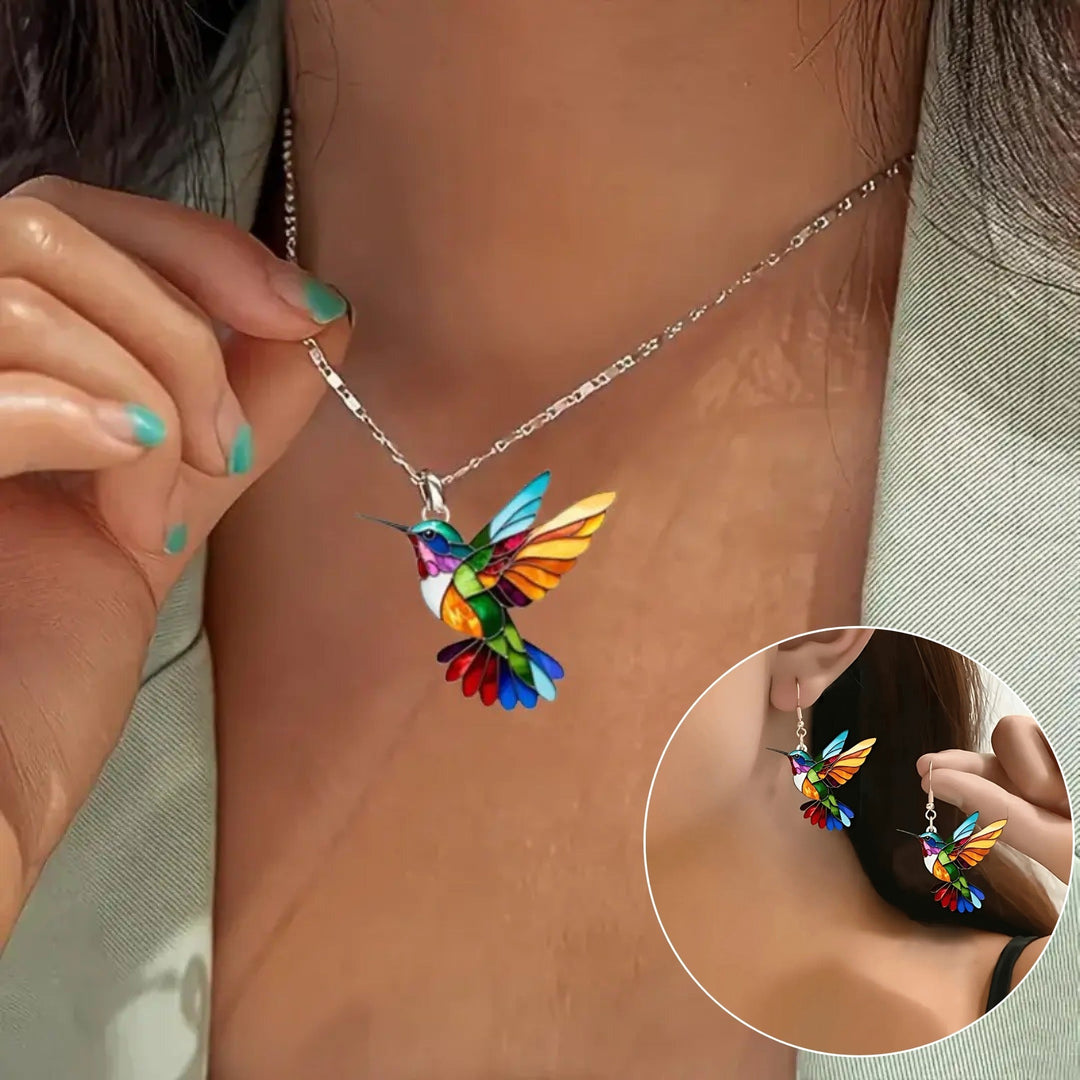 Beautiful Hummingbird Design Necklace