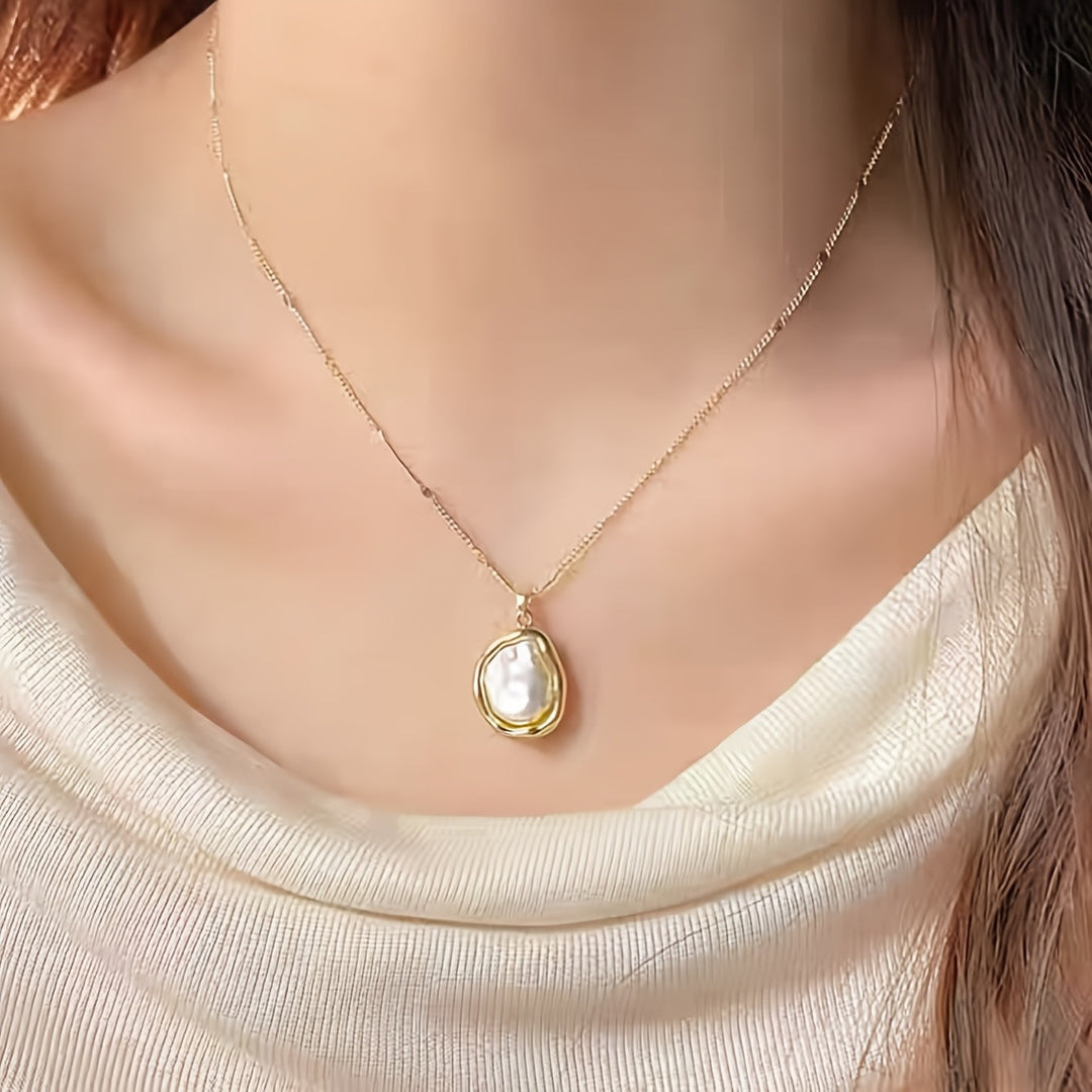 Elegant Imitation Pearl Pendant Necklace