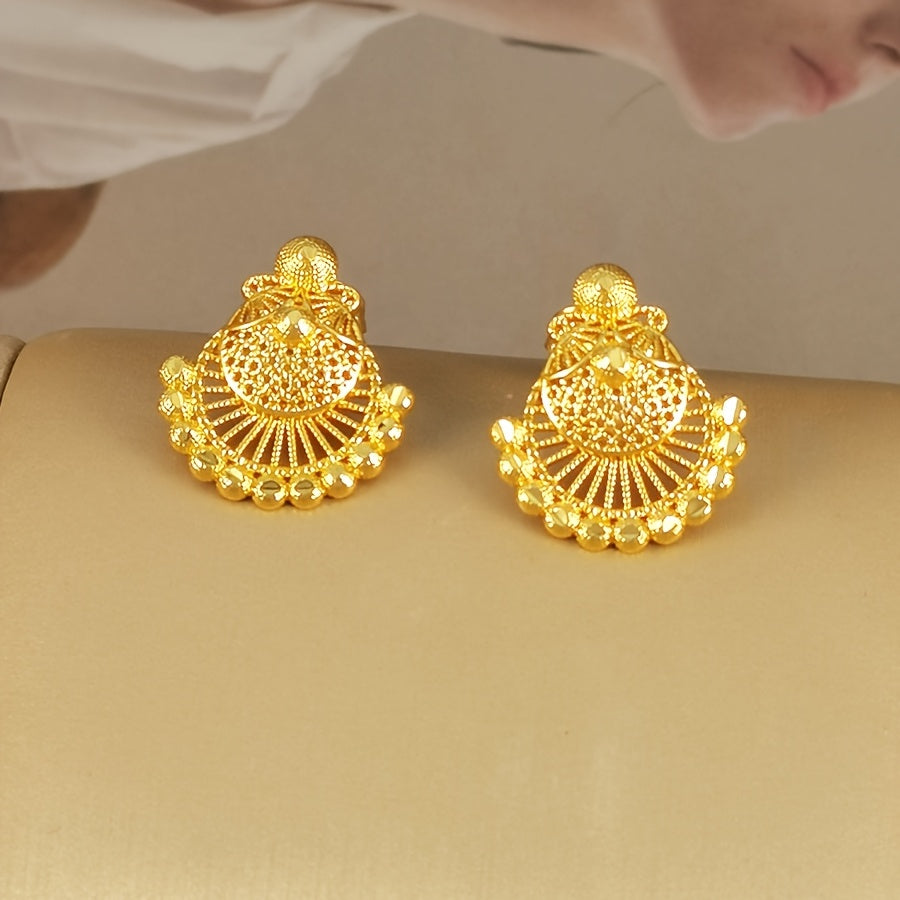 Fashionable Earrings & Necklace Set