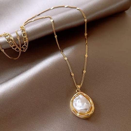 Elegant Imitation Pearl Pendant Necklace