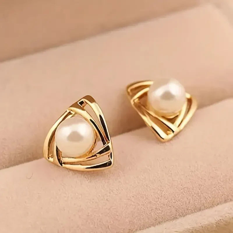 Exquisite Pearl and Gold Earrings