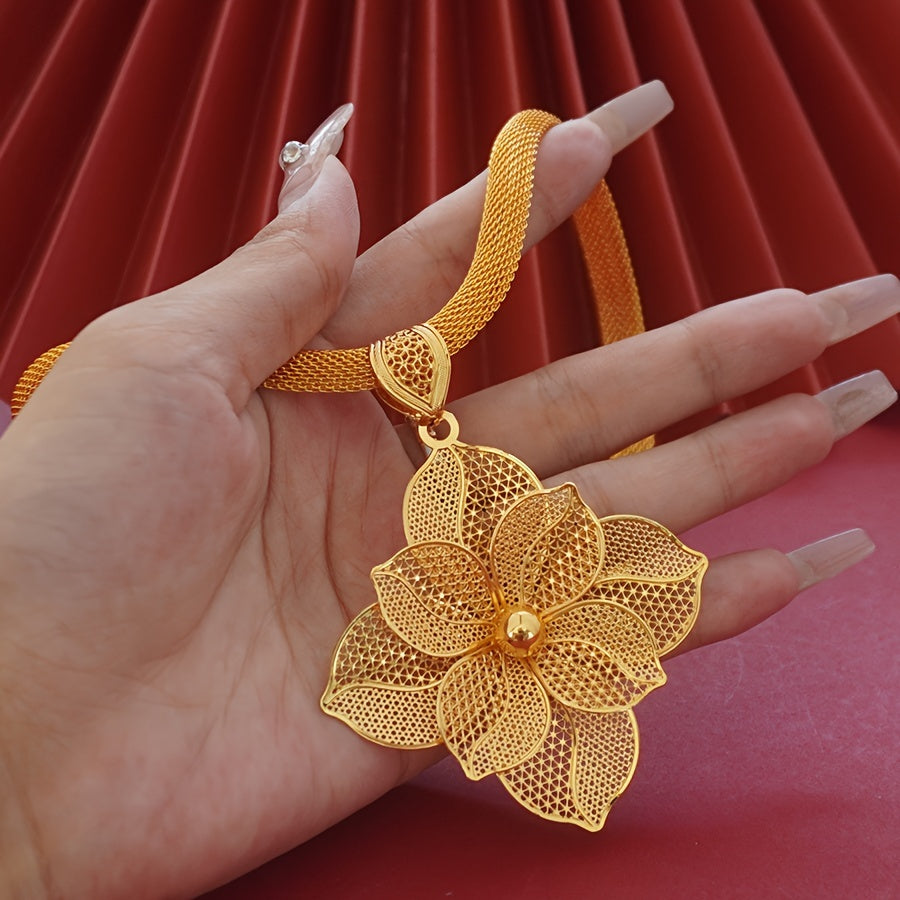 Stylish Flower Pendant Necklace & Earrings Set