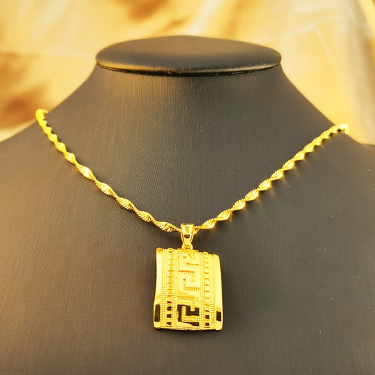 Fashionable Necklace & Earrings Set